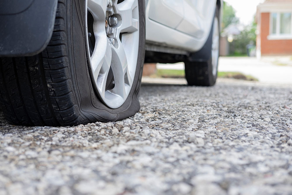 Advice: A step-by-step guide to changing a tire